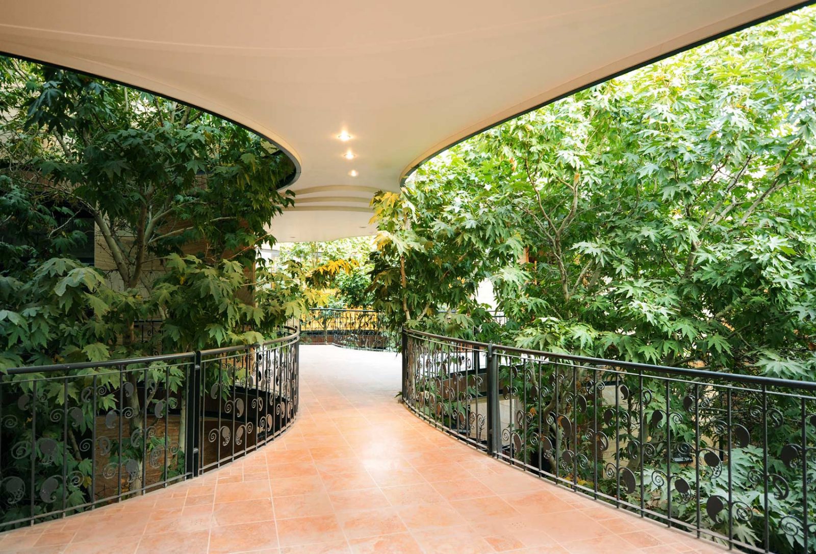 Niavaran - gallery image4