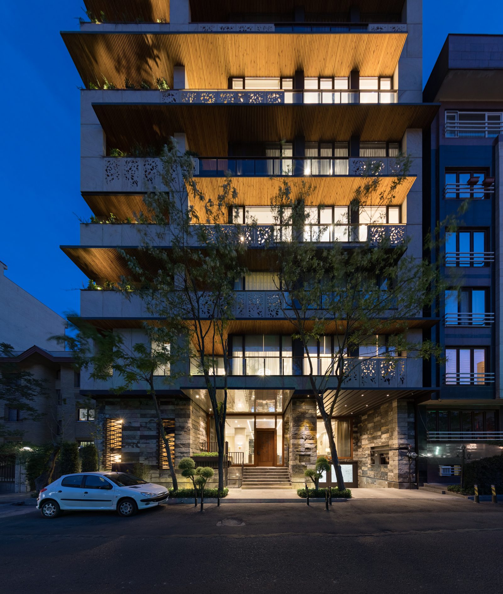 نیکان - gallery image1